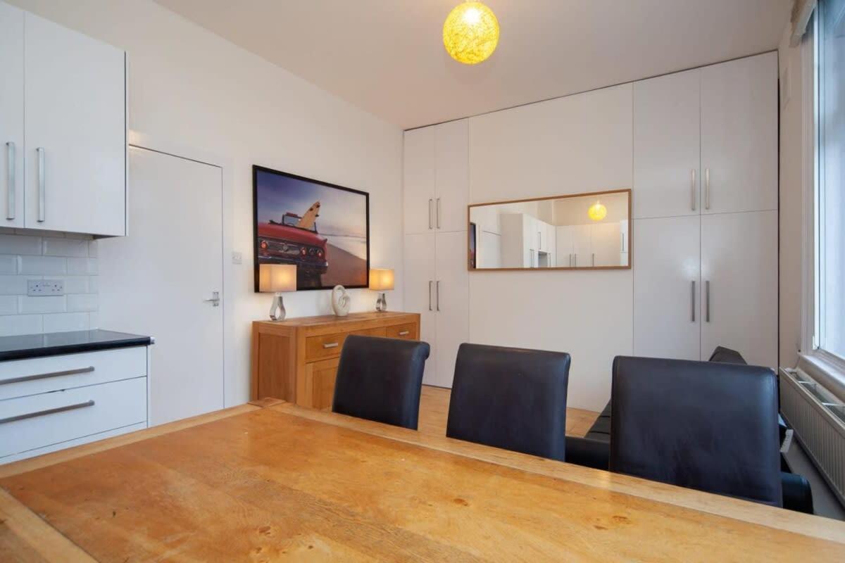 Lovely 2 Bedroom Apartment In Tooting Londra Dış mekan fotoğraf