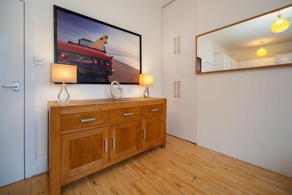 Lovely 2 Bedroom Apartment In Tooting Londra Dış mekan fotoğraf