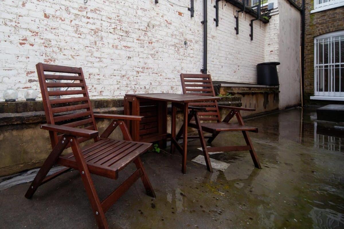 Lovely 2 Bedroom Apartment In Tooting Londra Dış mekan fotoğraf