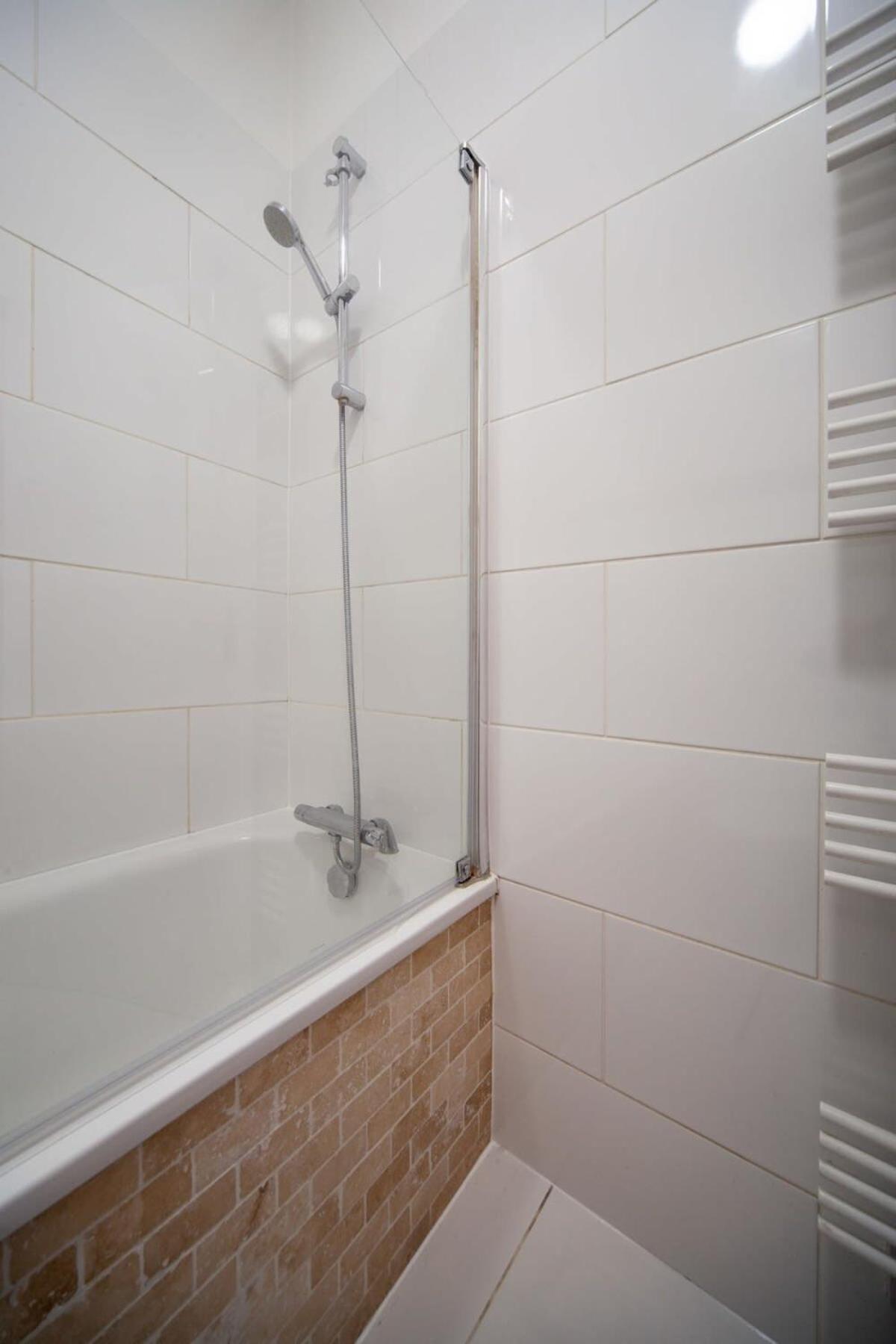 Lovely 2 Bedroom Apartment In Tooting Londra Dış mekan fotoğraf